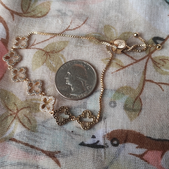 BR Banana Republic Clover Clear Rhinestone Gold Tone Slide Bracelet EUC - Picture 9 of 10